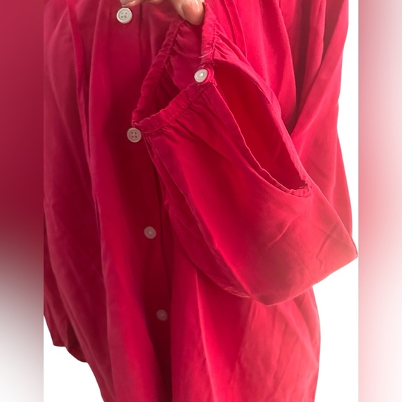 NWT Everlane Women's Red Fuchsia Tie Collar Silk Feel Blouse Size Medium - Picture 9 of 9